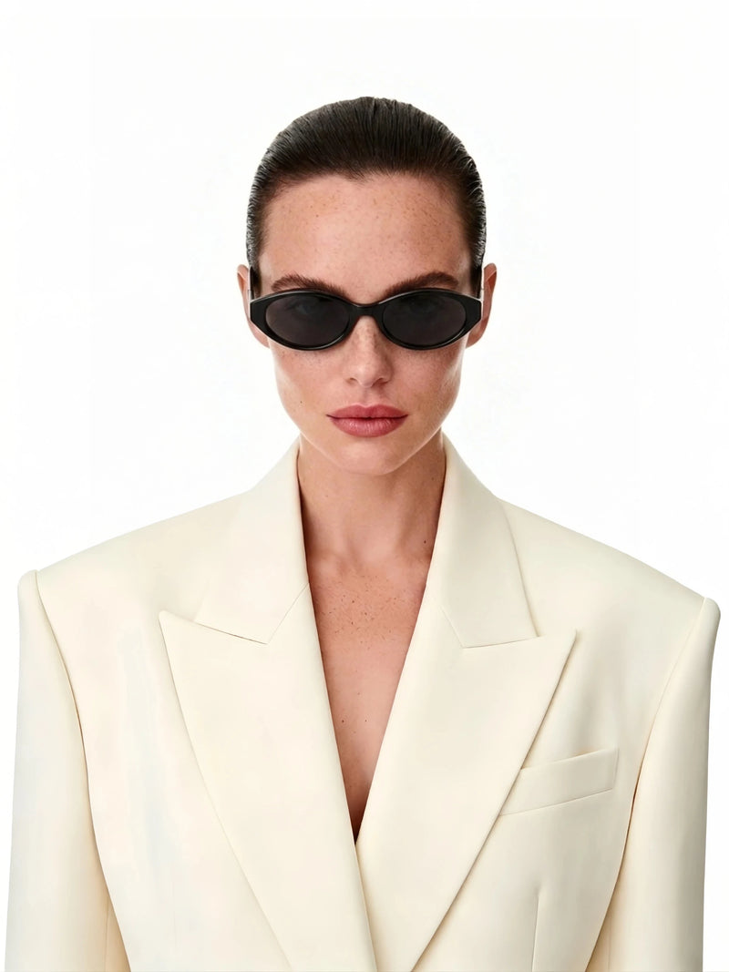 Blitz Black female model