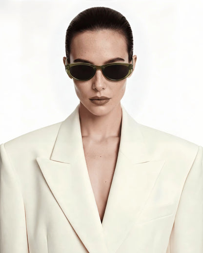 Cyra Tea Brown model