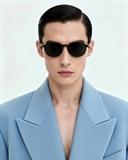 Galen Black/Black model