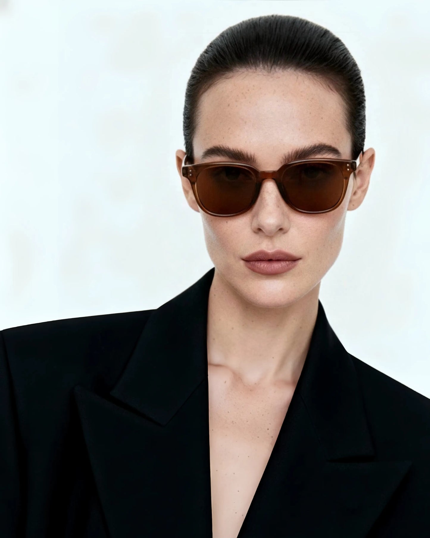 Lexi Tea Brown model