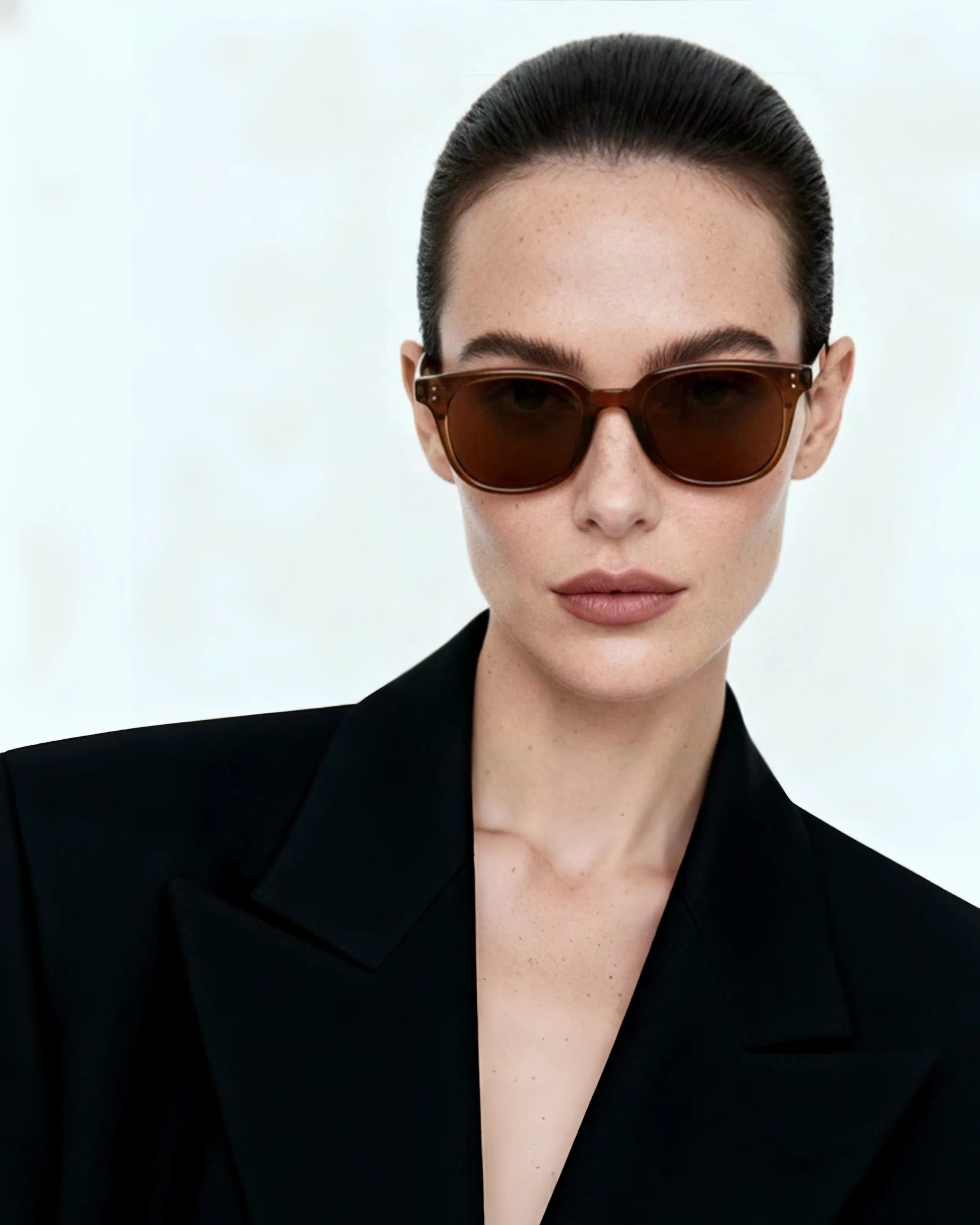 Lexi Tea Brown model