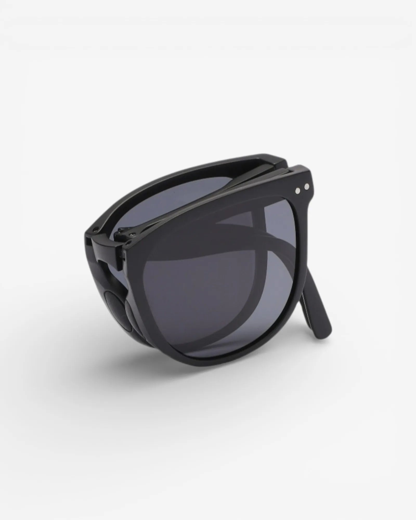 Luca Black fold